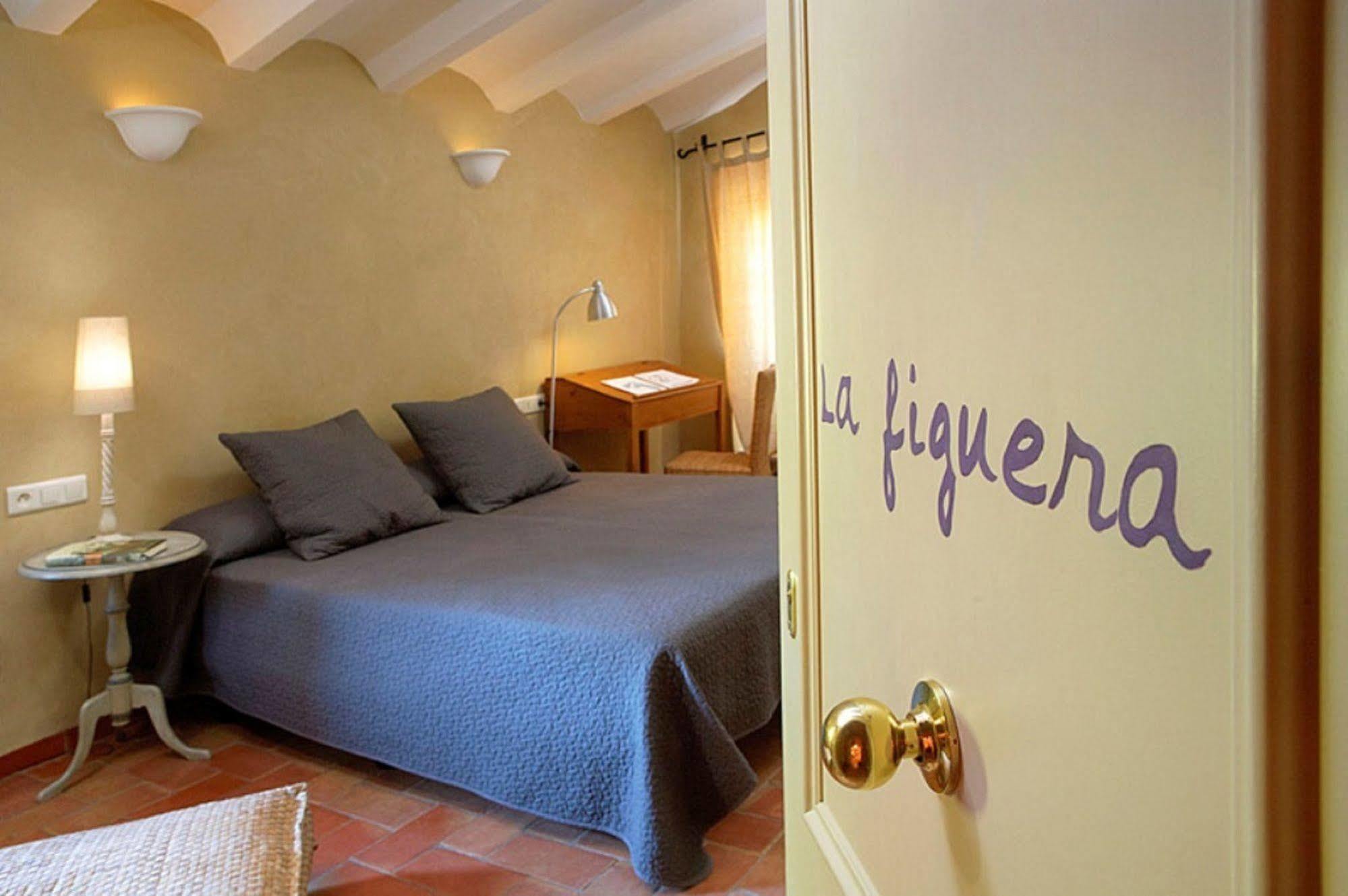 Hotel La Placa Madremanya Exteriör bild